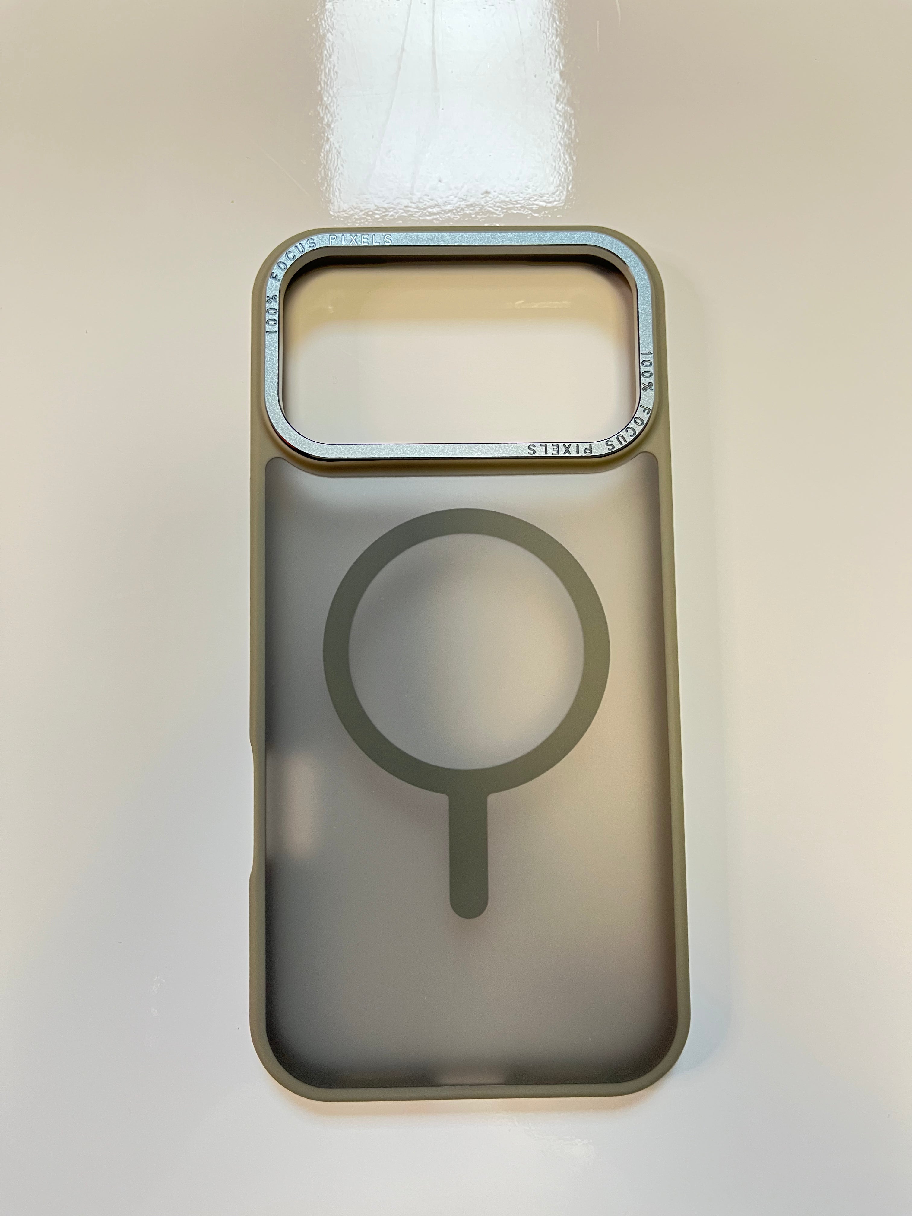 iPhone 17 Pro Max FocusGuard Magsafe case LICHT GRIJS