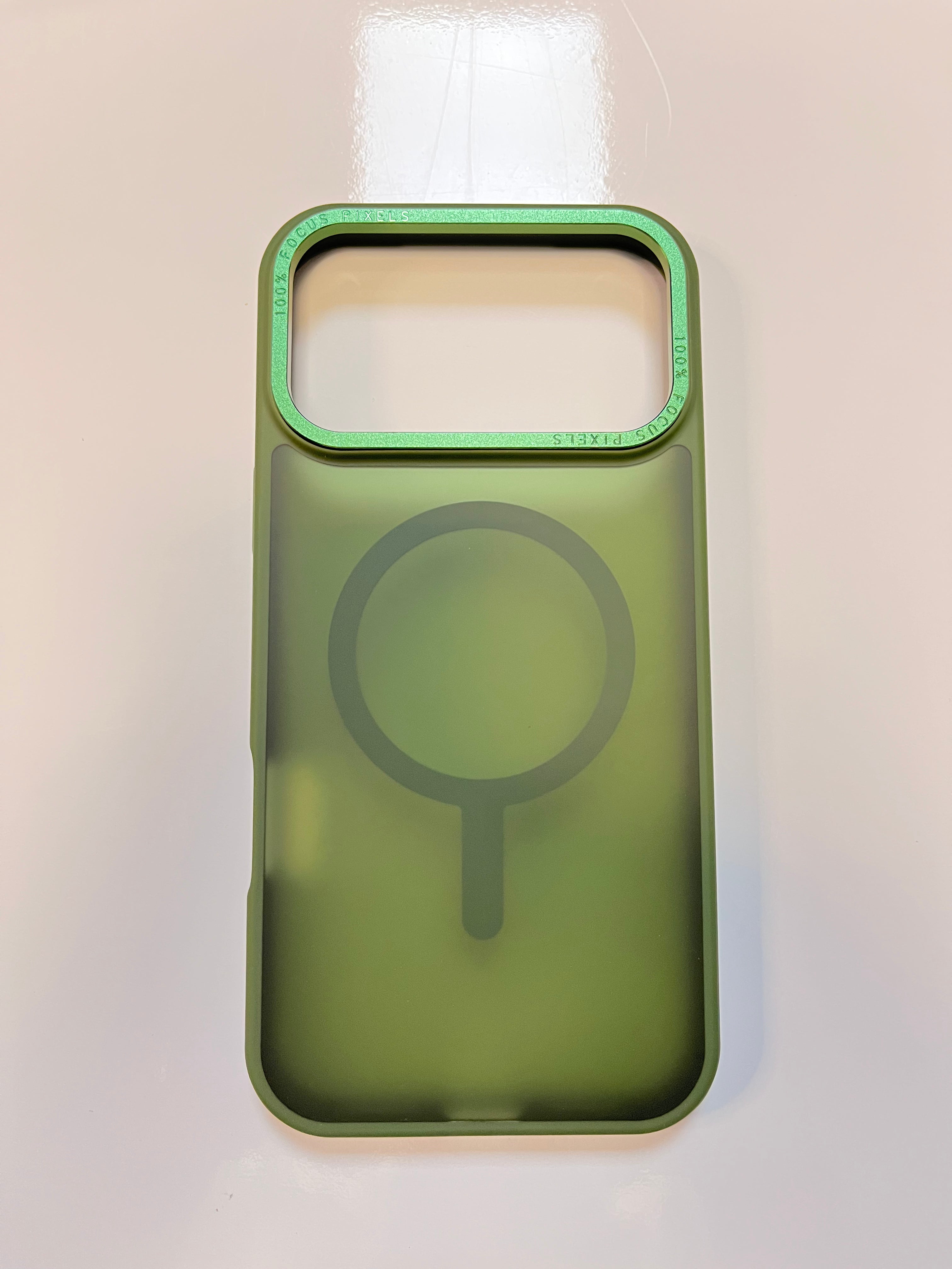 iPhone 17 Pro Max FocusGuard Magsafe case OLIJF GROEN